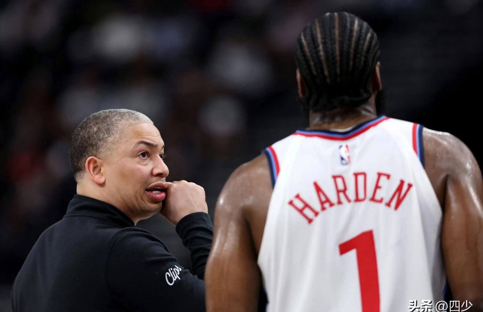 详细阅读:九游APP-关于尼斯集结日队长鼓劲冲刺阶段克里夫兰骑士迎来里程碑之后,哈登关键时刻出色防守的信息 九游APP-关于尼斯集结日队长鼓劲冲刺阶段克里夫兰骑士迎来里程碑之后,哈登关键时刻出色防守的信息